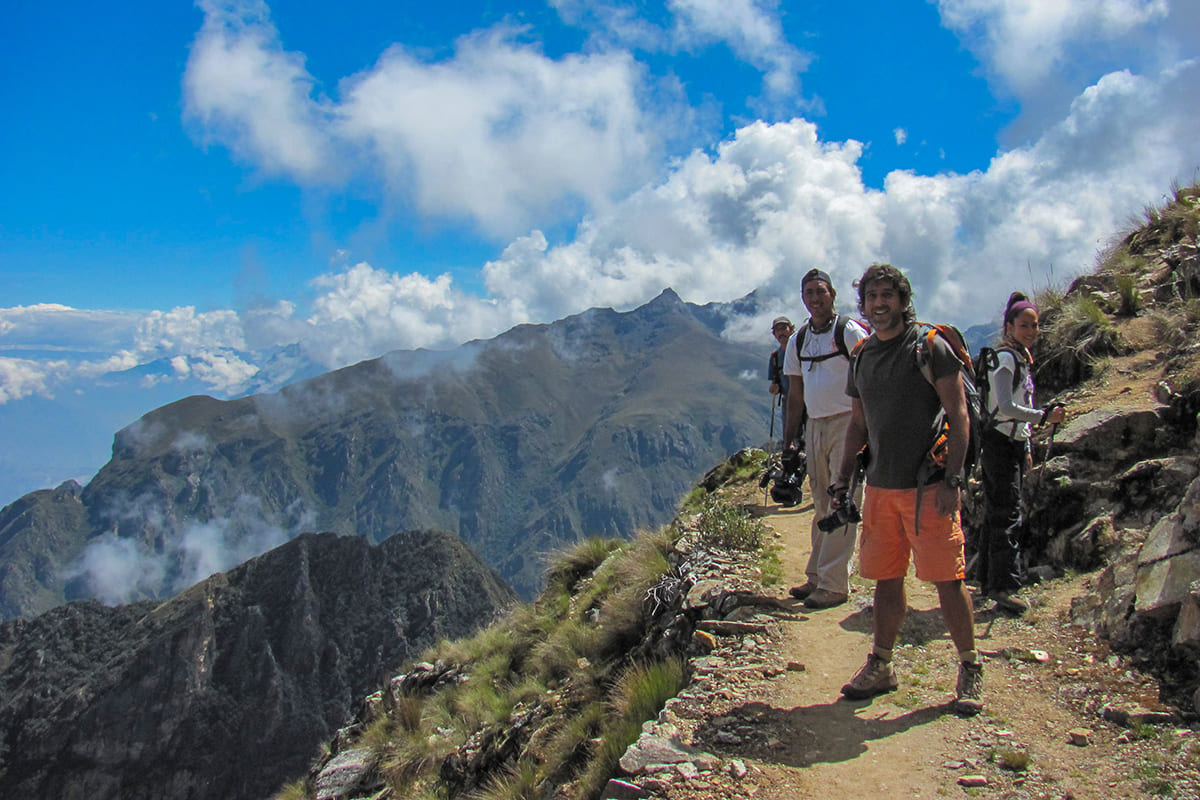 Alpamayo y lagunas de la ruta Los Cedros–Alpamayo–Vaquería